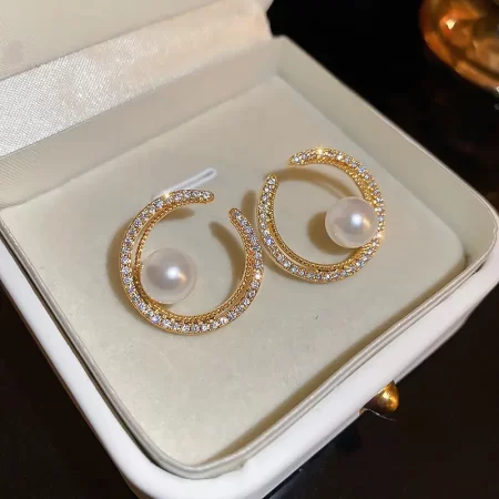Semicircle Pearl Exquisite Earrings